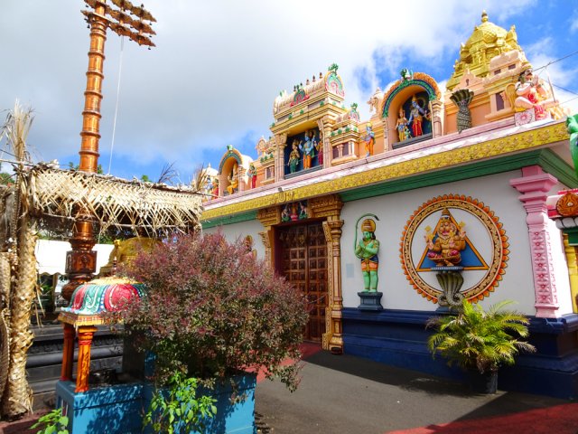 Petit détour vers le temple au cœur de la ville