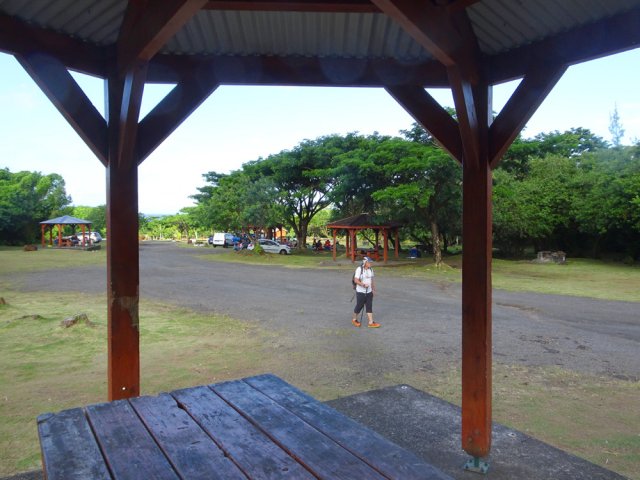 La fin de la montée traverse une vaste aire de pique-nique et de repos