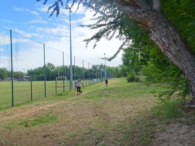 Échauffement en effectuant le tour des stades