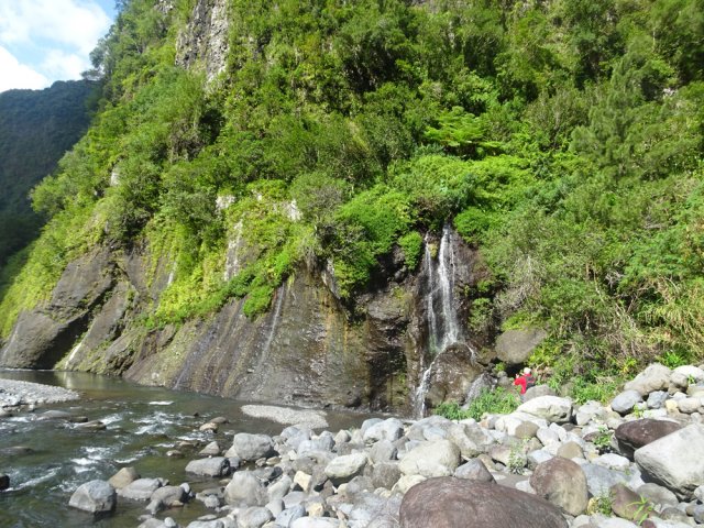 Les derniers mètres de la Ravine Gaye finissent en deux cascades