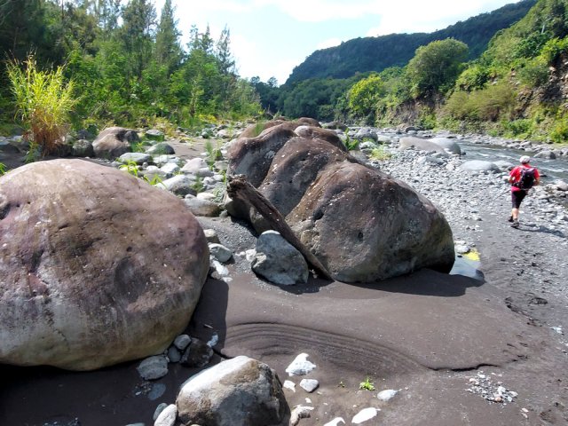 Très peu de grosses roches contrairement à de nombreuses ravines ou rivières