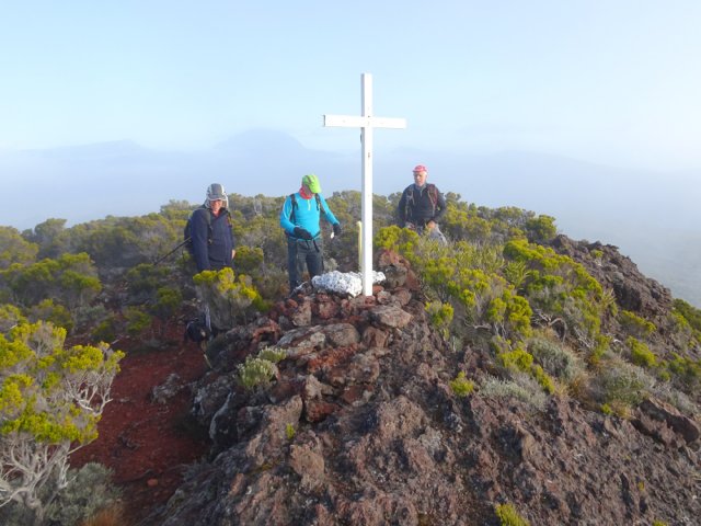 La croix blanche du Piton des Feux de Manzac