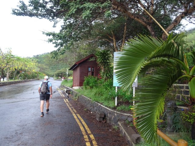 Une chaîne bloque le passage des véhicules mais pas celui des randonneurs