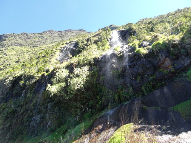 Là également, la douche est interdite pour ne pas polluer l'eau