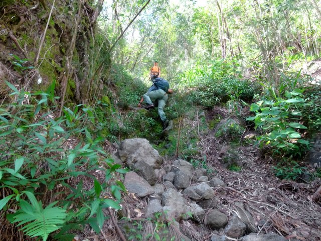 Nouvelle escalade pour franchir un cassé