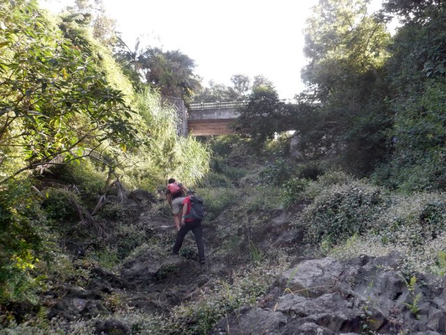Passer sous le pont du Chemin Chalet