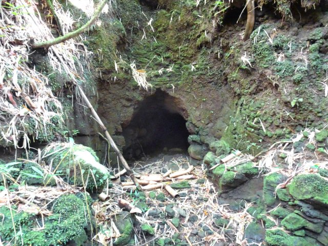 Un tunnel, hélas bouché par les années d'érosion naturelle