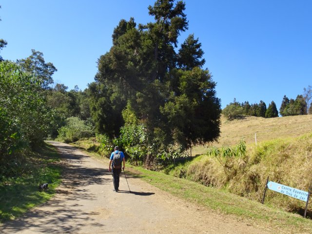 Début de la montée vers le centre équestre
