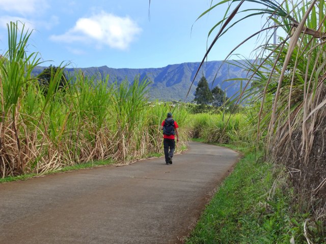 On s'approche doucement du village des Makes