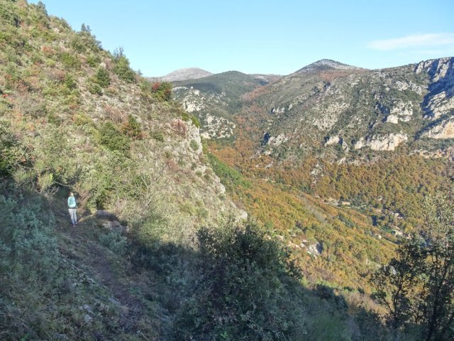 Début de la forte descente vers les Canons