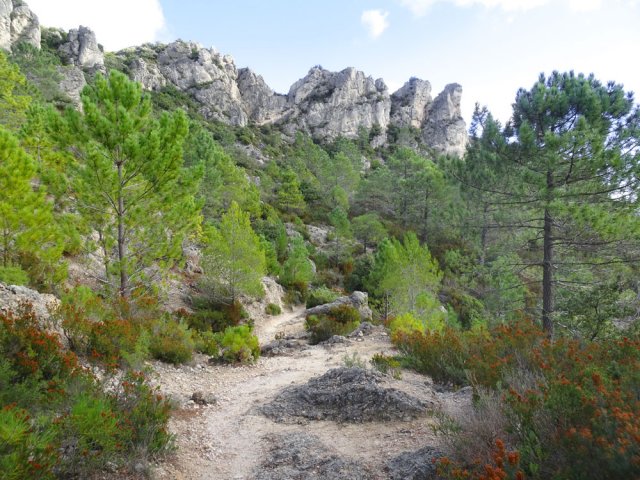 On revient au cirque et ses cheminées datant de 200 millions d'années