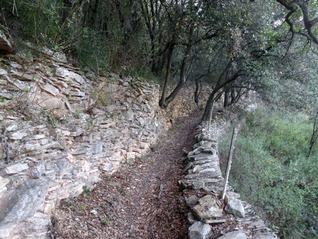 Multiples murets tout au long de la boucle