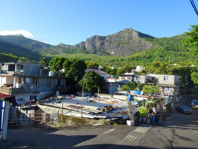Le quartier de Bangladesh dominé par le Snail Rock