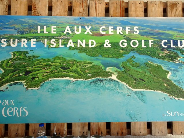 Le panneau situé à l'isthme sableux en milieu de parcours