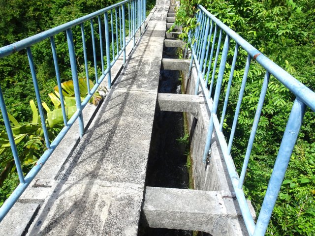 On ne quitte jamais l'eau qui coule sous nos pieds