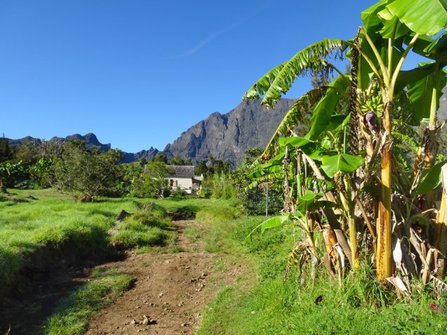 Retour vers le centre village par une "rue adjacente"