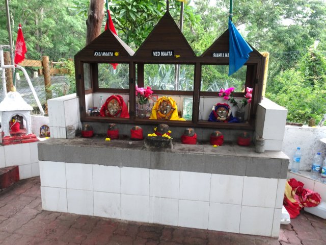 Le petit autel au départ de la randonnée