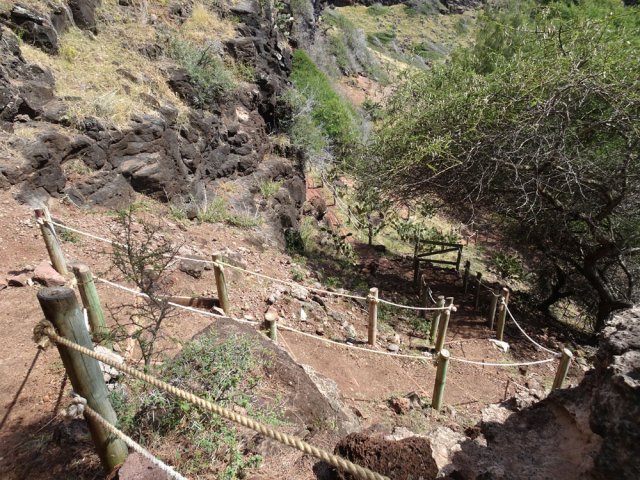 Forte descente pour atteindre l'Anse Philibert