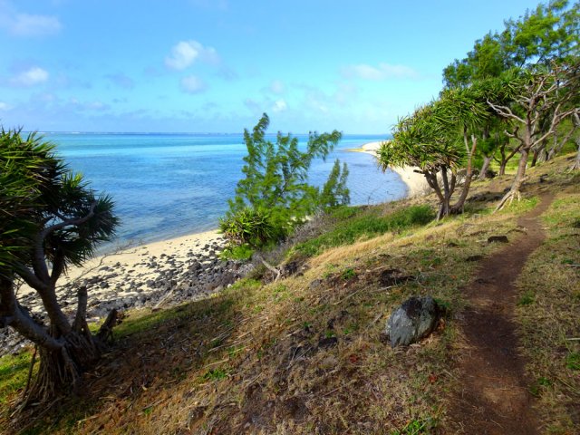 Le sentier passe parfois en hauteur