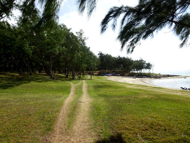 Une idée des larges sentiers qui mènent à Graviers