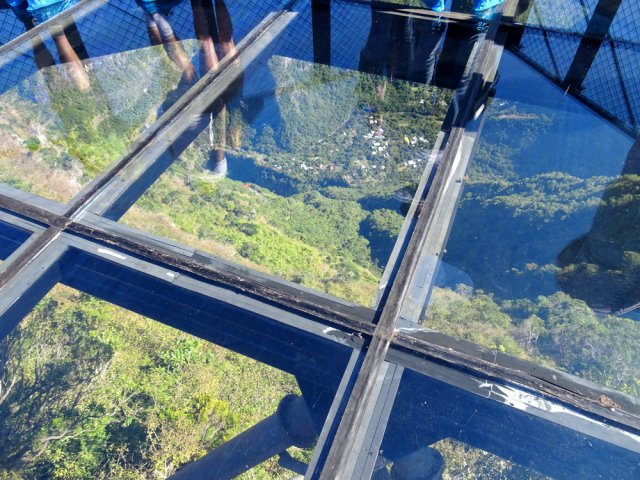 Sous l'édifice, peu de notion de vertige